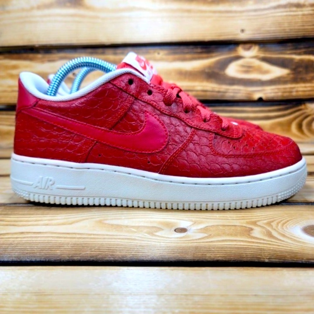 Nike Air Force 1 HTF Red dragon scale Euro 40